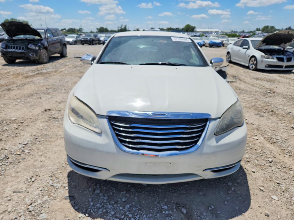 57708696 :رقم المزاد ، 1C3BC2FG1BN505927 vin ، 2011 Chrysler 200 مزاد بيع