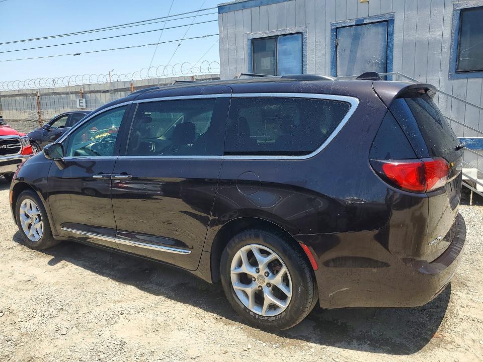2017 Chrysler Pacifica მანქანა იყიდება აუქციონზე, vin: 2C4RC1BG5HR571015, აუქციონის ნომერი: 56736416