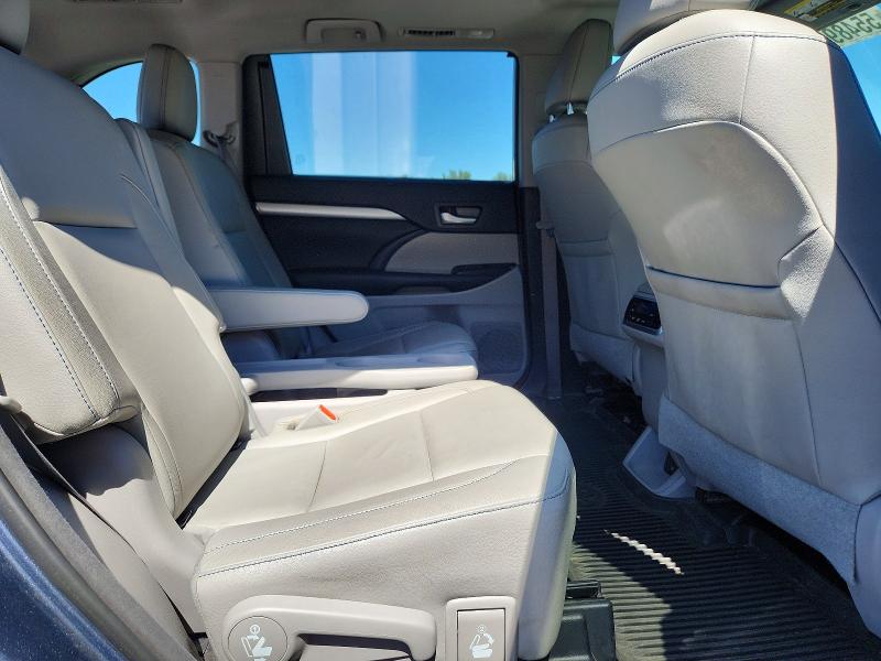 Продаж на аукціоні авто 2018 Toyota Highlander, vin: 5TDJZRFH9JS898267, номер лоту: 55489206