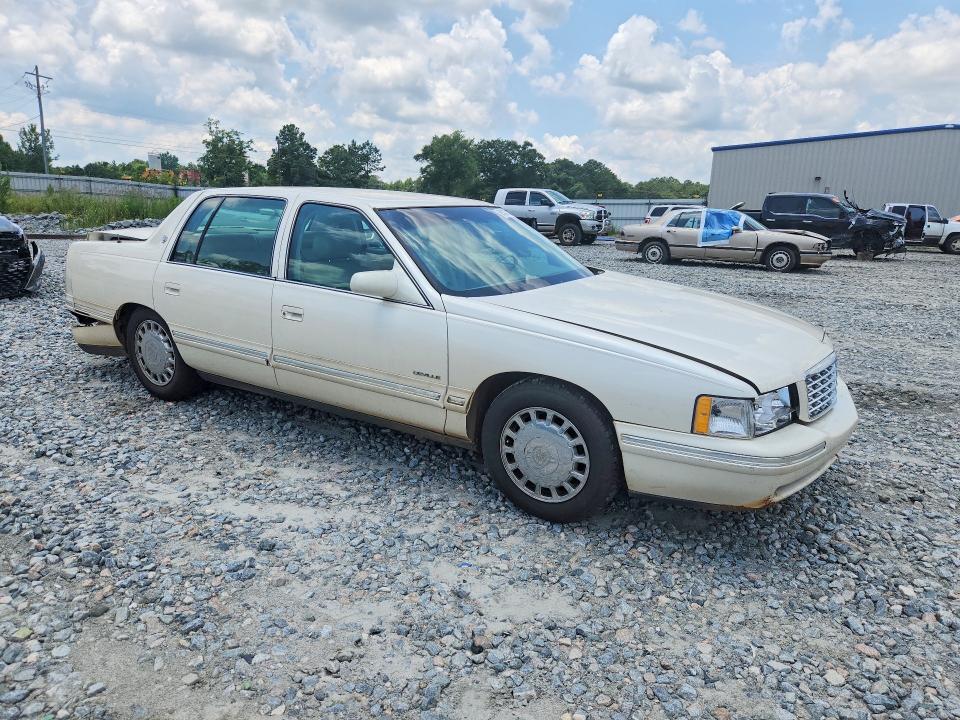 59327616 :رقم المزاد ، 1G6KD54Y3XU800260 vin ، 1999 Cadillac Deville مزاد بيع