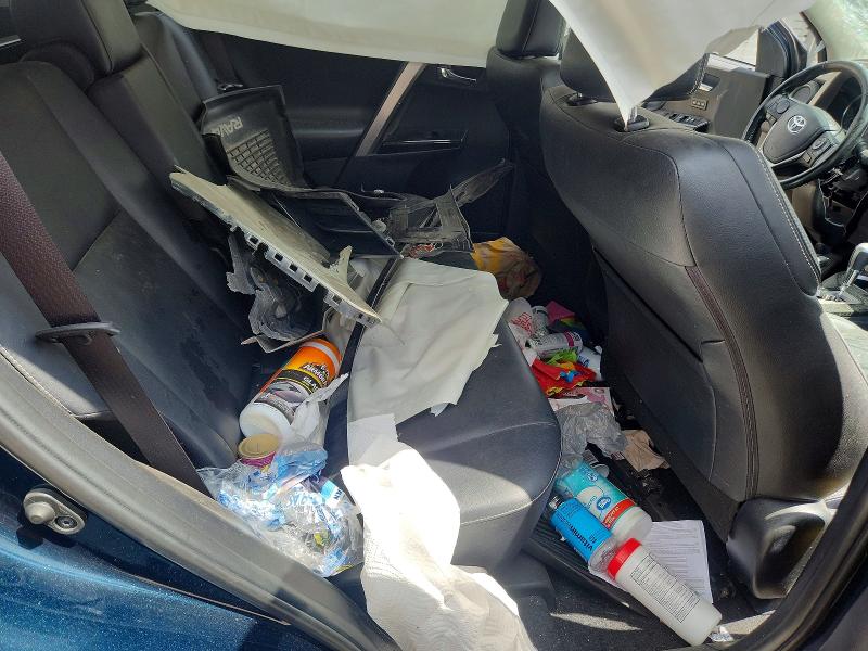 57917636 :رقم المزاد ، JTMDFREV9JD251960 vin ، 2018 Toyota Rav4 مزاد بيع