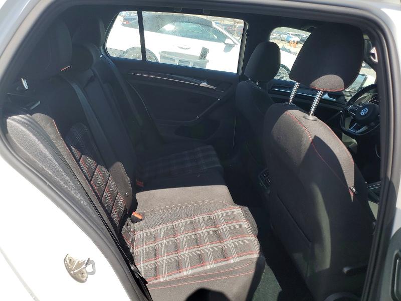 58240696 :رقم المزاد ، 3VW4T7AU8HM060715 vin ، 2017 Volkswagen Gti مزاد بيع