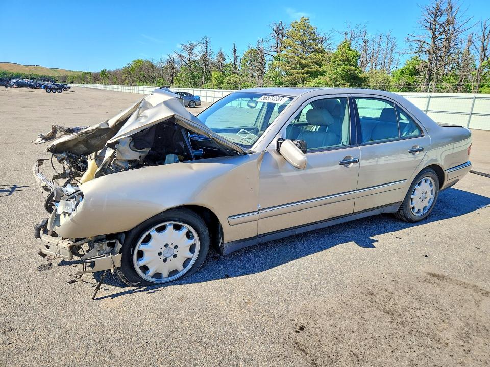 56674206 :رقم المزاد ، WDBJF65F7WA609994 vin ، 1998 Mercedes-benz E مزاد بيع