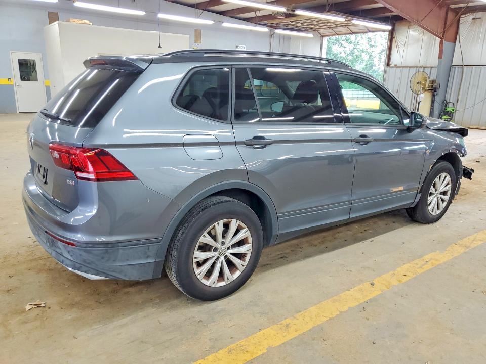 Продажа на аукционе авто 2018 Volkswagen Tiguan, vin: 3VV1B7AX5JM036284, номер лота: 54870146