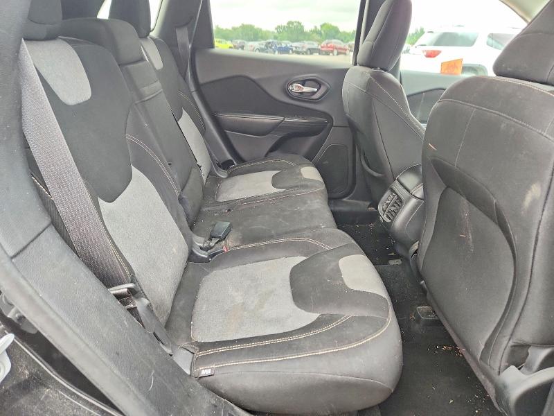 58923896 :رقم المزاد ، 1C4PJMCS8EW232494 vin ، 2014 Jeep Cherokee مزاد بيع