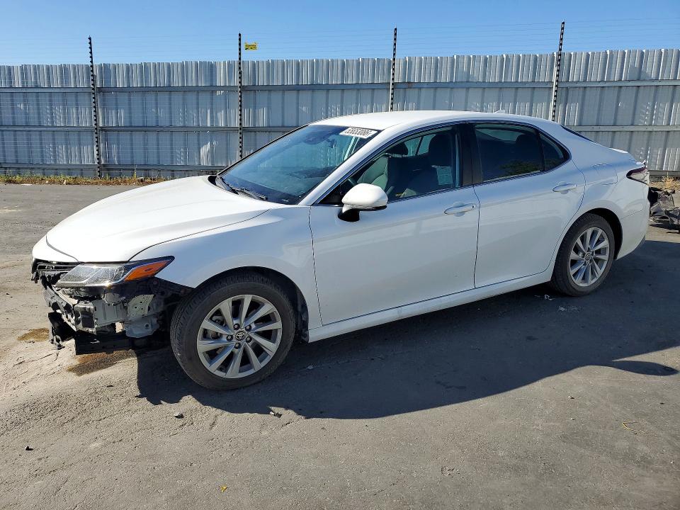 Продаж на аукціоні авто 2022 Toyota Camry, vin: 4T1C11AK2NU664697, номер лоту: 55653086