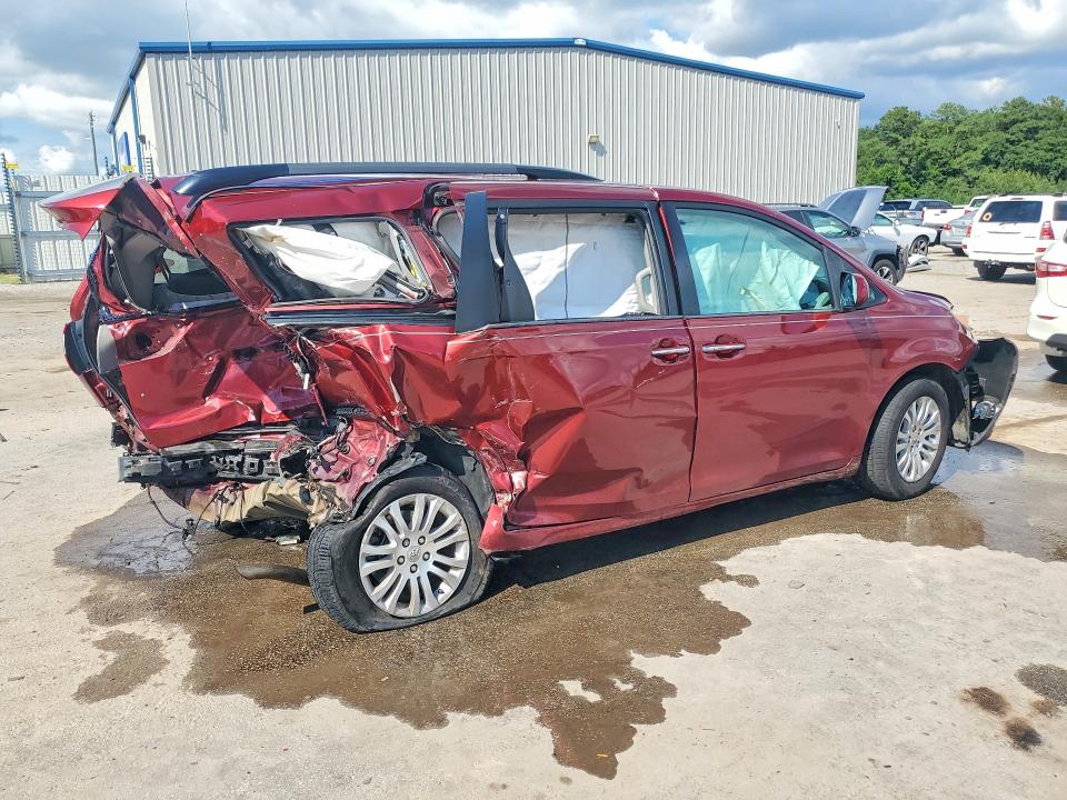55569276 :رقم المزاد ، 5TDYZ3DC3HS886726 vin ، 2017 Toyota Sienna مزاد بيع