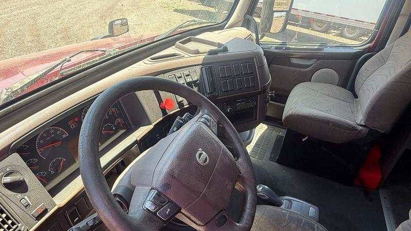 58635696 :رقم المزاد ، 4V4NC9EH4EN161613 vin ، 2014 Volvo Vn مزاد بيع