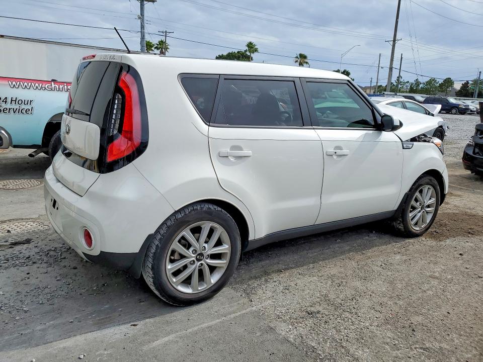 2018 Kia Soul მანქანა იყიდება აუქციონზე, vin: KNDJP3A58J7590372, აუქციონის ნომერი: 56325326