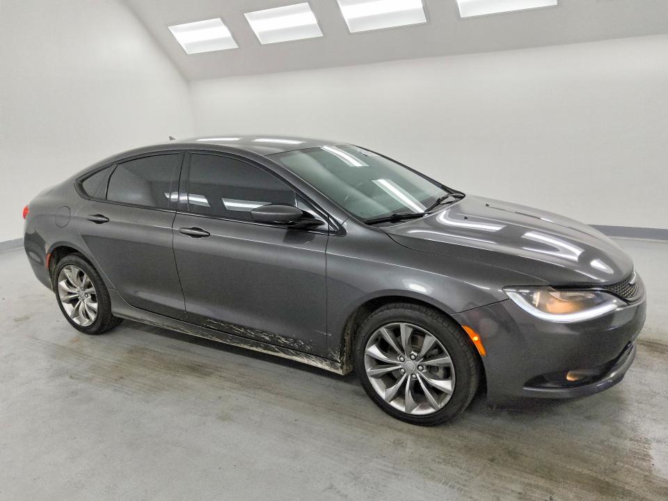 55527586 :رقم المزاد ، 1C3CCCBB9GN175613 vin ، 2016 Chrysler 200 مزاد بيع