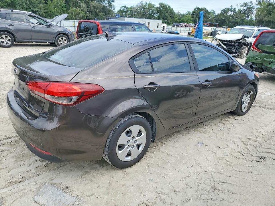 2018 Kia Forte მანქანა იყიდება აუქციონზე, vin: 3KPFL4A77JE176914, აუქციონის ნომერი: 55757126