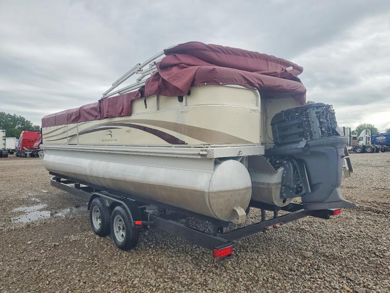 Продажа на аукционе авто 2001 Bennington Marine Boat W/trl, vin: ETW10706L001, номер лота: 57015436