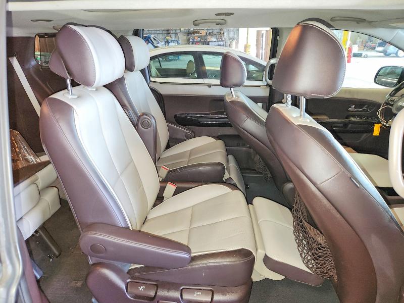 2015 Kia Sedona მანქანა იყიდება აუქციონზე, vin: KNDME5C1XF6033212, აუქციონის ნომერი: 58733526