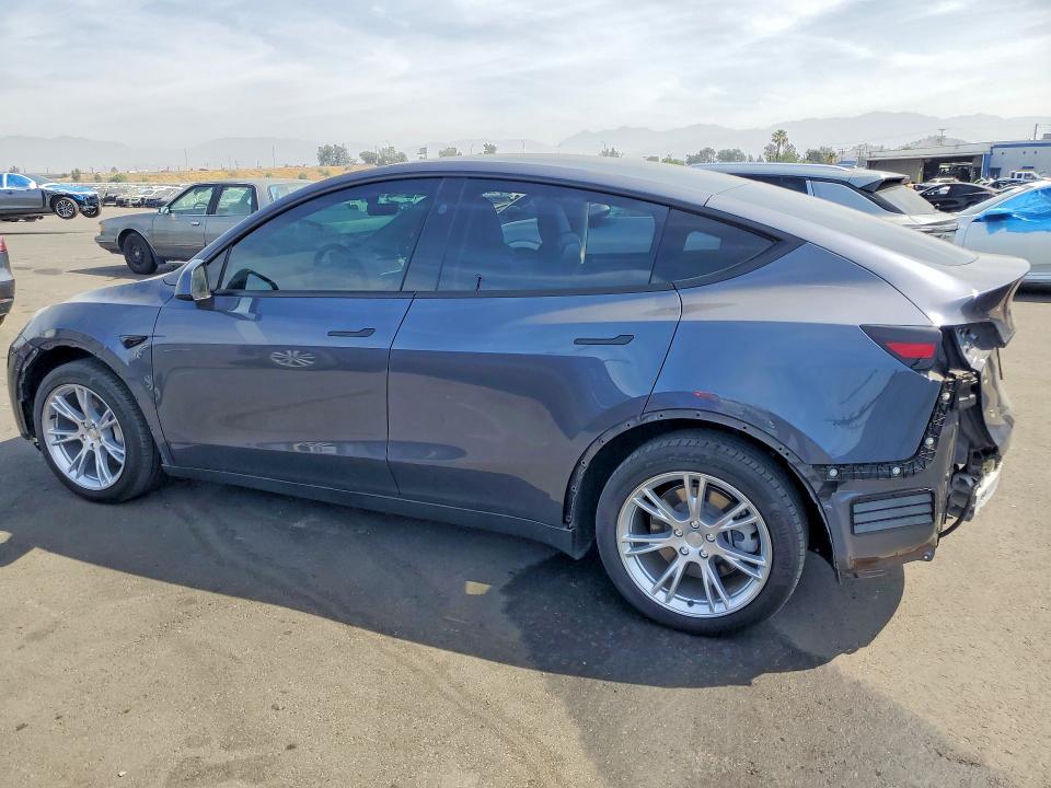 55642446 :رقم المزاد ، 7SAYGDEEXPF912756 vin ، 2023 Tesla Model Y مزاد بيع