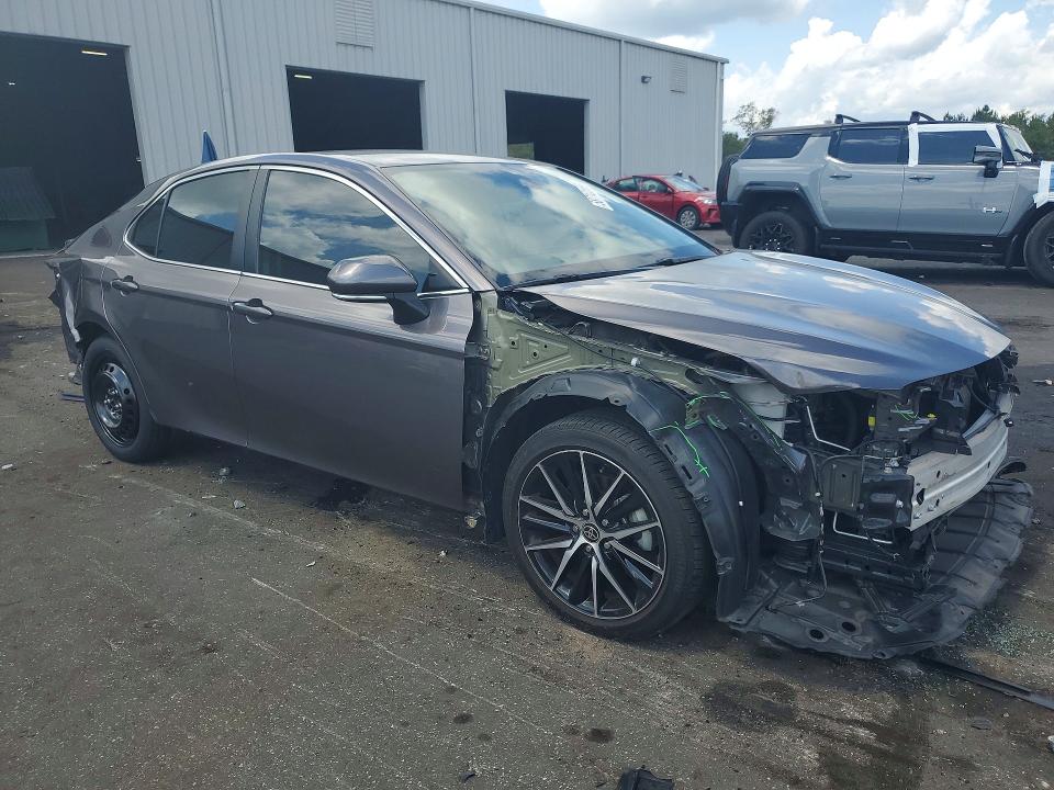 58712556 :رقم المزاد ، 4T1G11AK0NU652226 vin ، 2022 Toyota Camry مزاد بيع