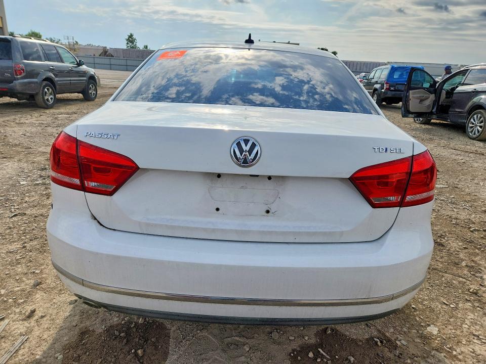 56135076 :رقم المزاد ، 1VWCN7A33EC113301 vin ، 2014 Volkswagen Passat مزاد بيع