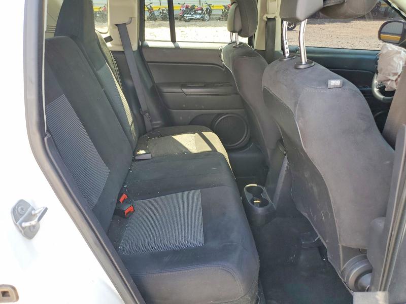 2016 Jeep Compass მანქანა იყიდება აუქციონზე, vin: 1C4NJCBA4GD553733, აუქციონის ნომერი: 58317266