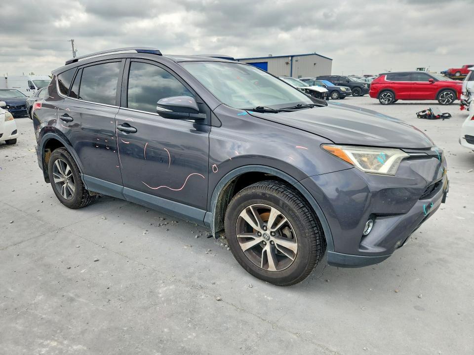 56358066 :رقم المزاد ، JTMWFREV7HJ123088 vin ، 2017 Toyota Rav4 مزاد بيع