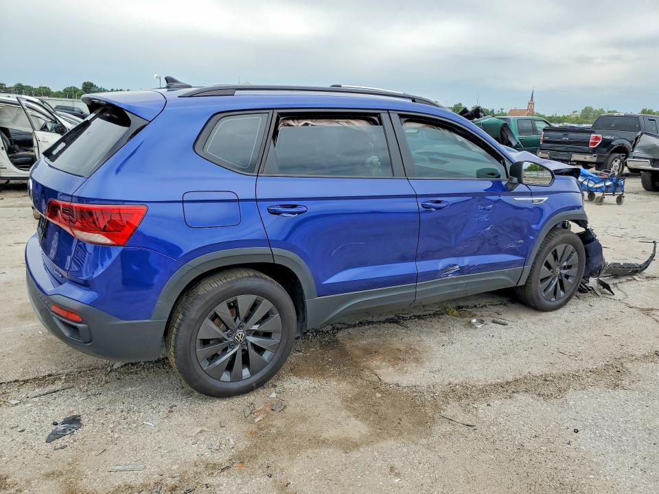 58779826 :رقم المزاد ، 3VVMX7B22NM023046 vin ، 2022 Volkswagen Taos مزاد بيع