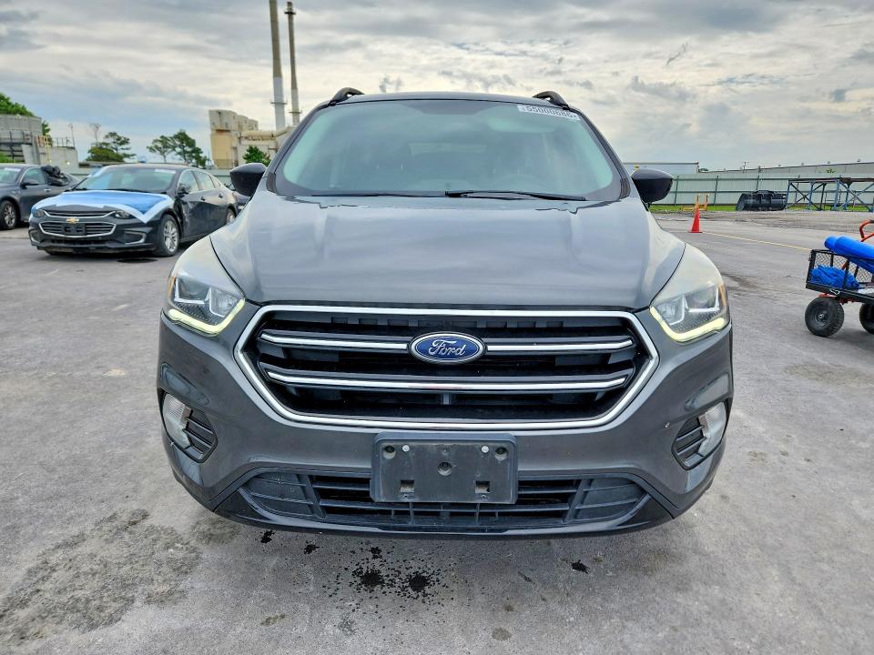 55000686 :رقم المزاد ، 1FMCU0GD8KUC26742 vin ، 2019 Ford Escape مزاد بيع