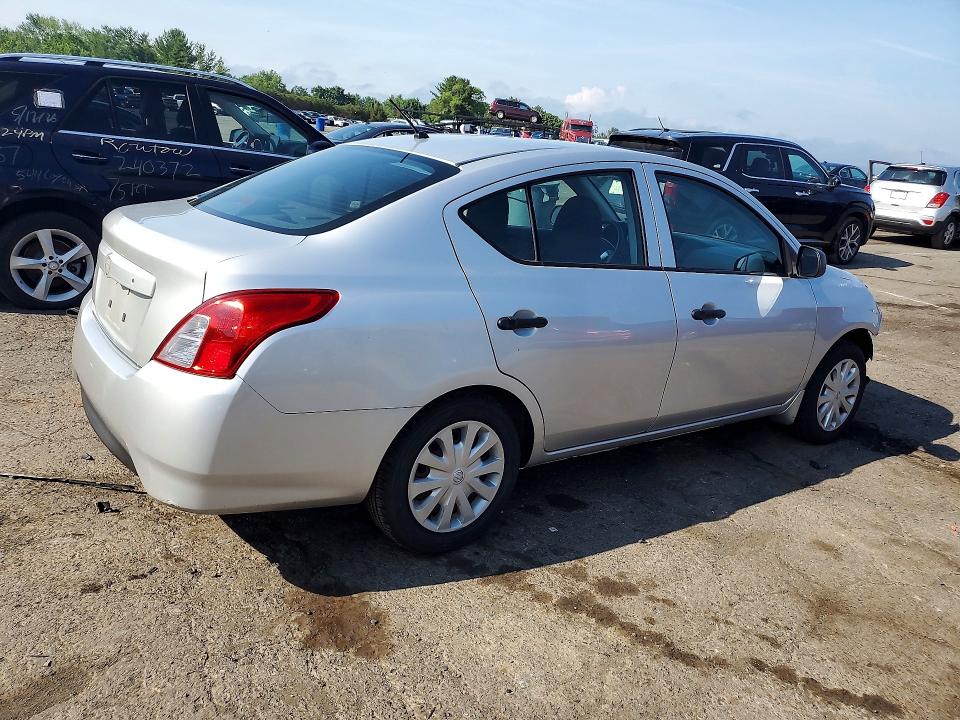 59111446 :رقم المزاد ، 3N1CN7AP9FL863672 vin ، 2015 Nissan Versa مزاد بيع