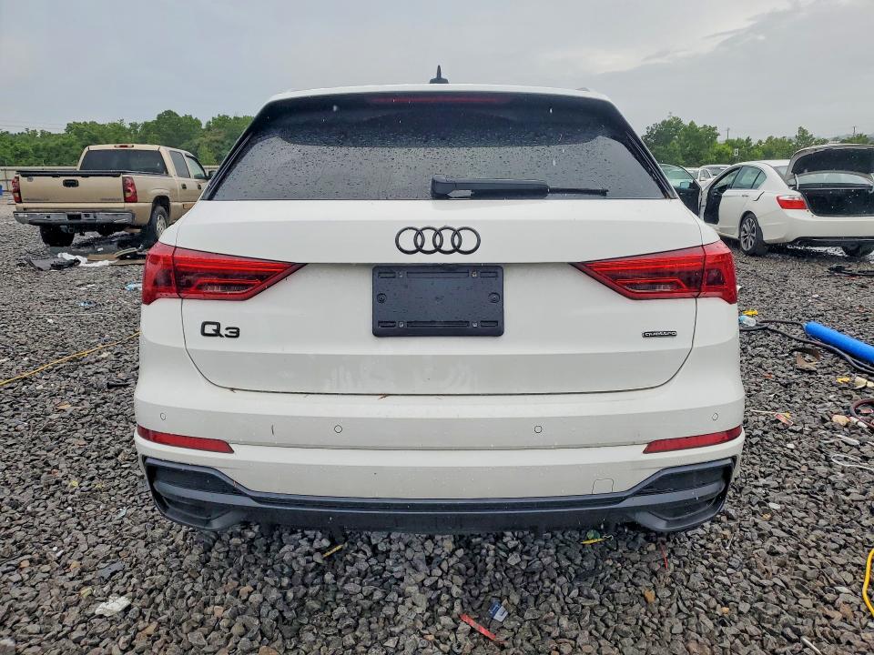 56306786 :رقم المزاد ، WA1EECF30N1138594 vin ، 2022 Audi Q3 مزاد بيع