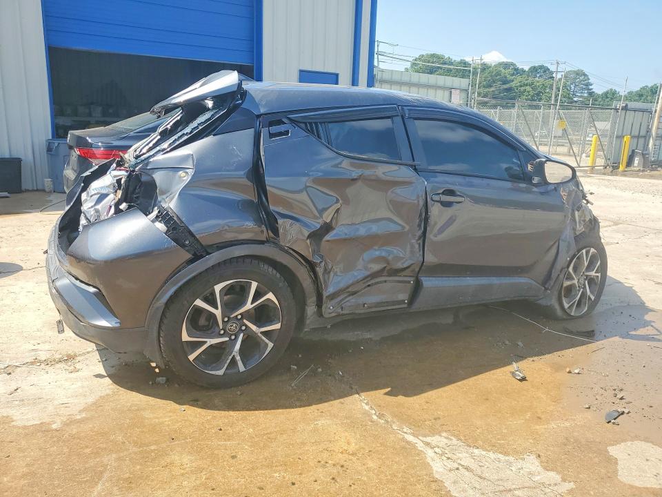 56687876 :رقم المزاد ، NMTKHMBX0JR021835 vin ، 2018 Toyota C-hr مزاد بيع