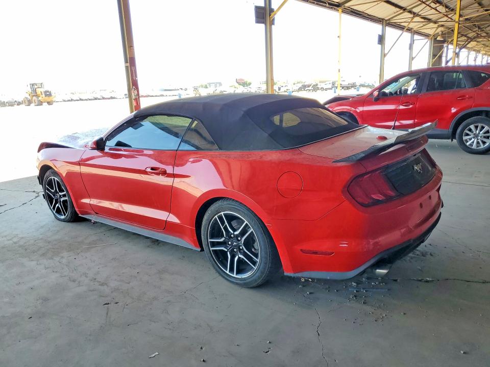 56192526 :رقم المزاد ، 1FATP8UH1N5100423 vin ، 2022 Ford Mustang مزاد بيع