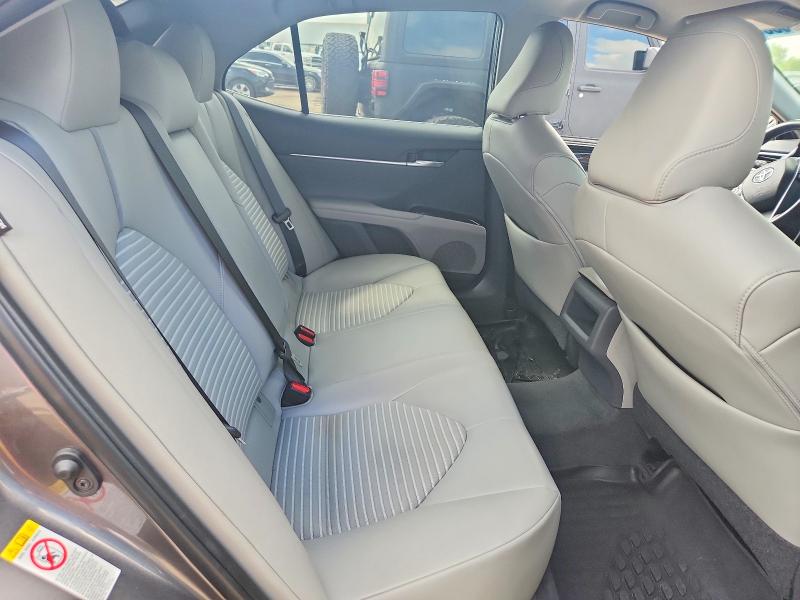 59283656 :رقم المزاد ، 4T1B11HKXJU081662 vin ، 2018 Toyota Camry مزاد بيع
