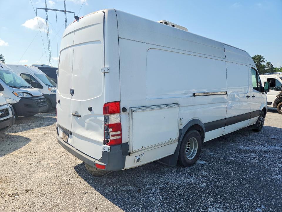 56601386 :رقم المزاد ، WD3PF1CD0HP560454 vin ، 2017 Mercedes Benz Sprinter مزاد بيع