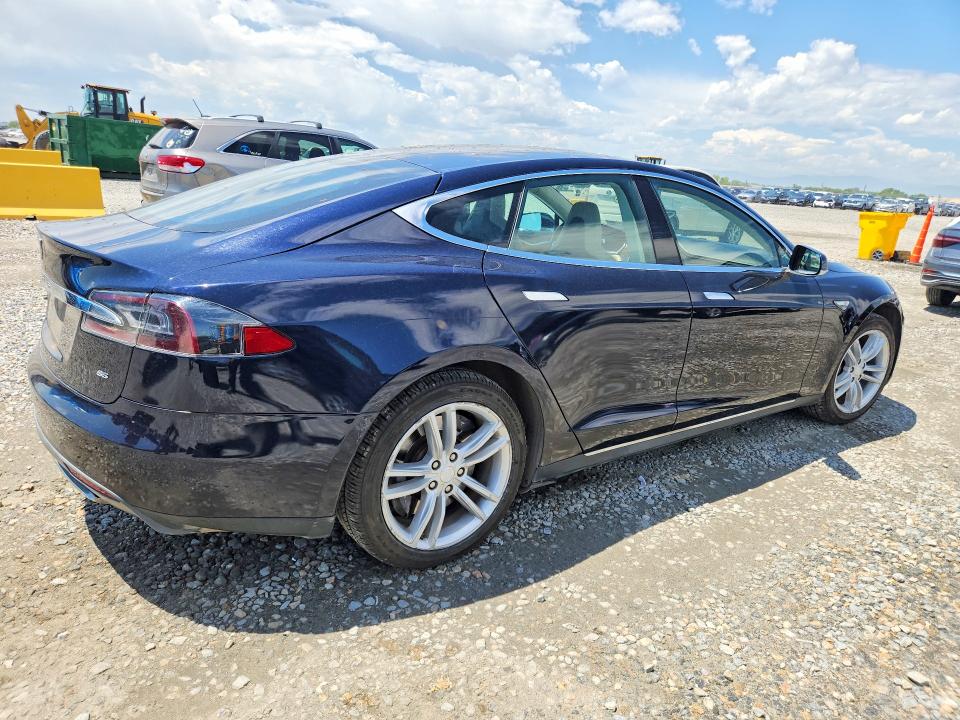 2013 Tesla Model S მანქანა იყიდება აუქციონზე, vin: 5YJSA1CN3DFP14781, აუქციონის ნომერი: 59140826