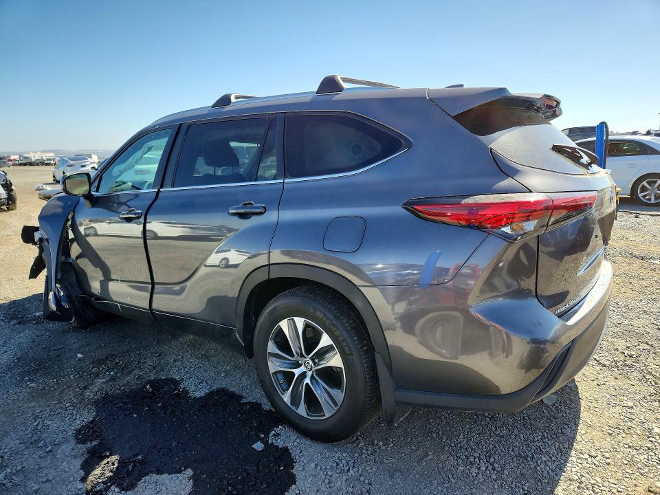 55811386 :رقم المزاد ، 5TDKDRAH4PS526807 vin ، 2023 Toyota Highlander مزاد بيع