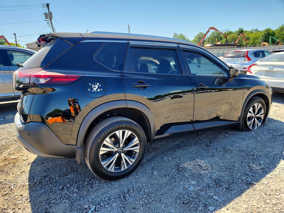 56031156 :رقم المزاد ، 5N1BT3BB4NC734061 vin ، 2022 Nissan Rogue مزاد بيع