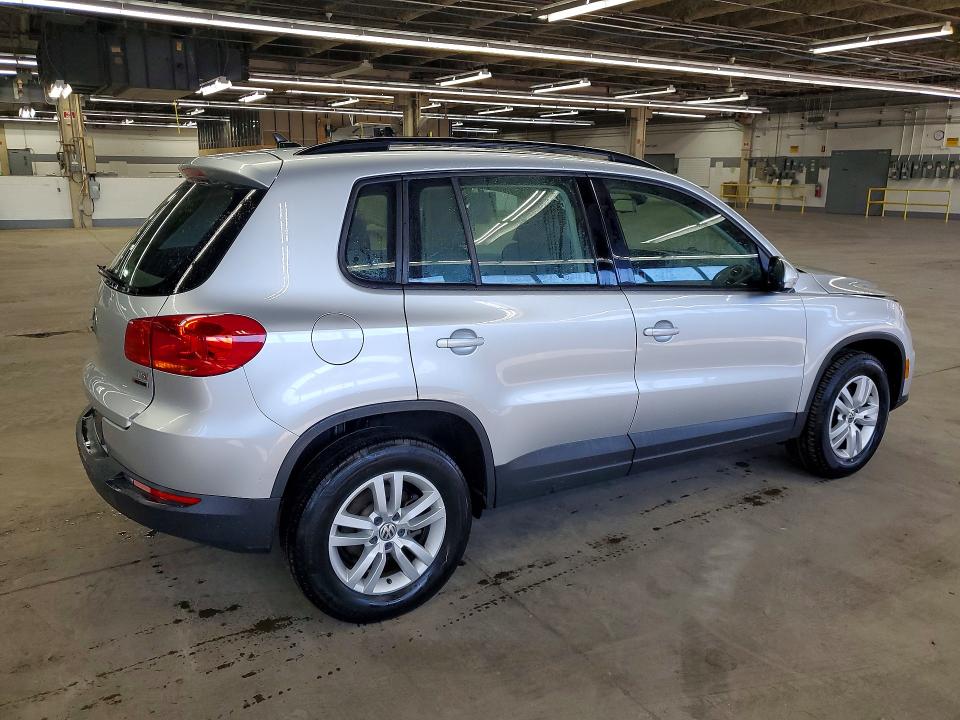 2017 Volkswagen Tiguan მანქანა იყიდება აუქციონზე, vin: WVGBV7AX2HK013102, აუქციონის ნომერი: 56166956