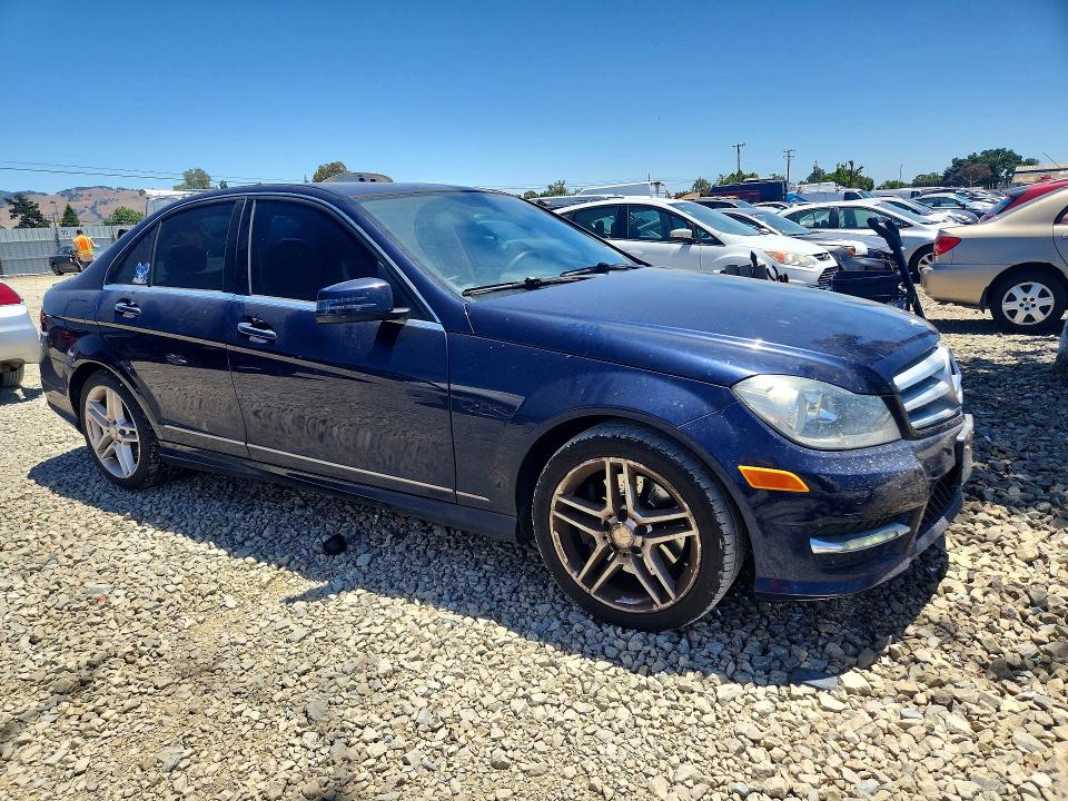 Продажа на аукционе авто 2013 Mercedes-benz C, vin: WDDGF5HB4DG105109, номер лота: 56094106
