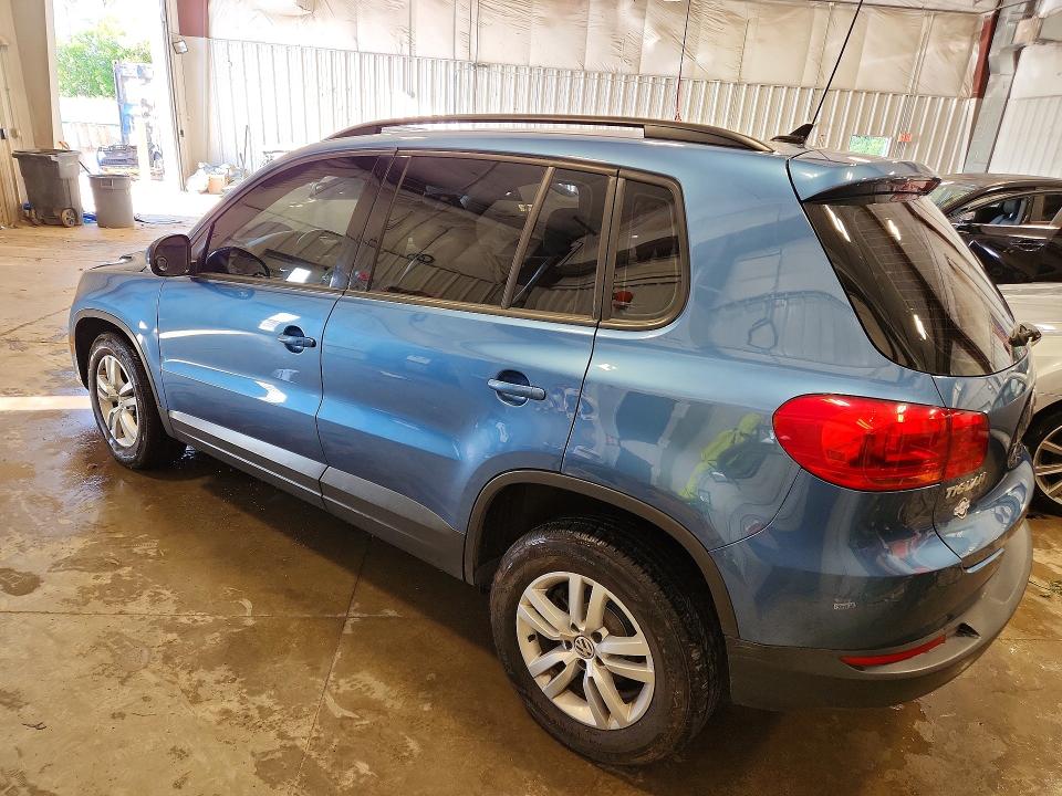 55348586 :رقم المزاد ، WVGBV7AX3HK023718 vin ، 2017 Volkswagen Tiguan مزاد بيع