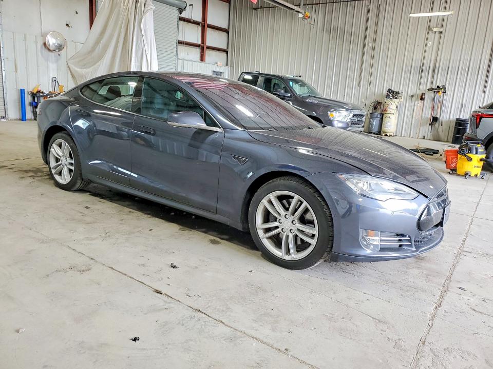 Продажа на аукционе авто 2015 Tesla Model S, vin: 5YJSA1E22FF116896, номер лота: 55307246