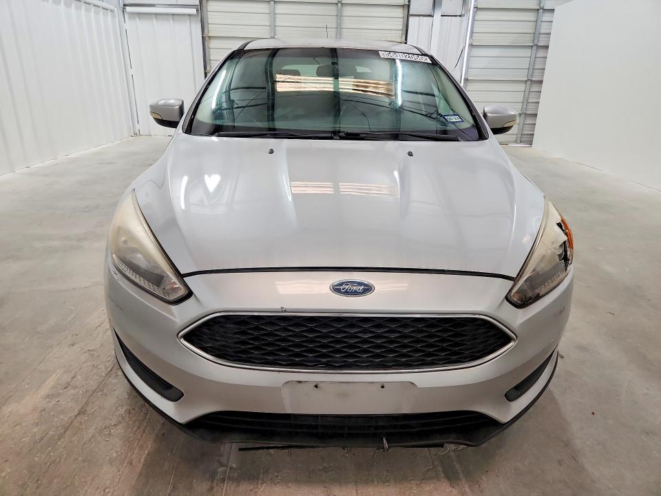 56102066 :رقم المزاد ، 1FADP3K29HL318941 vin ، 2017 Ford Focus مزاد بيع