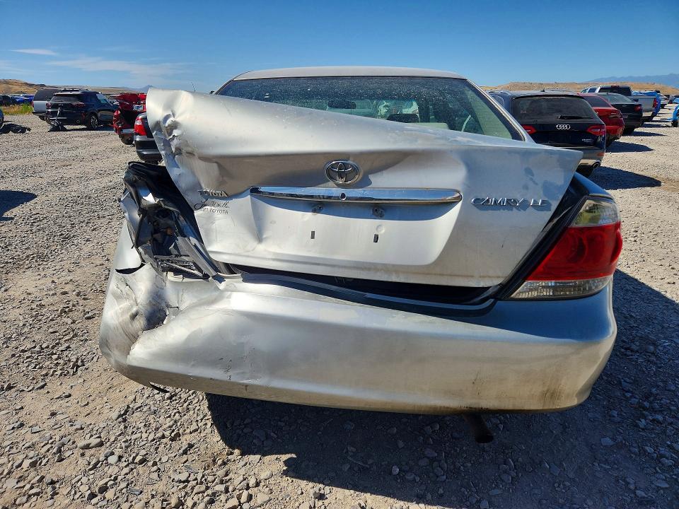 56286176 :رقم المزاد ، 4T1BE32K45U077136 vin ، 2005 Toyota Camry مزاد بيع