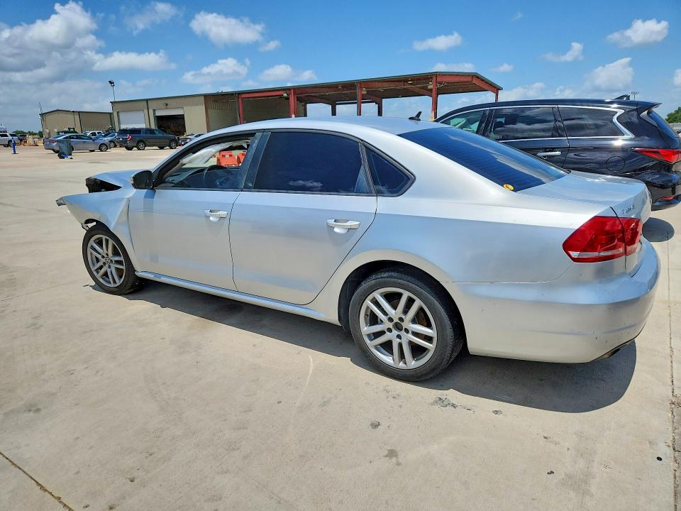 56123436 :رقم المزاد ، 1VWAT7A39FC045388 vin ، 2015 Volkswagen Passat مزاد بيع
