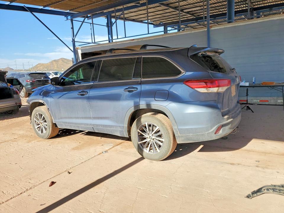 Продажа на аукционе авто 2017 Toyota Highlander, vin: 5TDKZRFH8HS217336, номер лота: 54544516