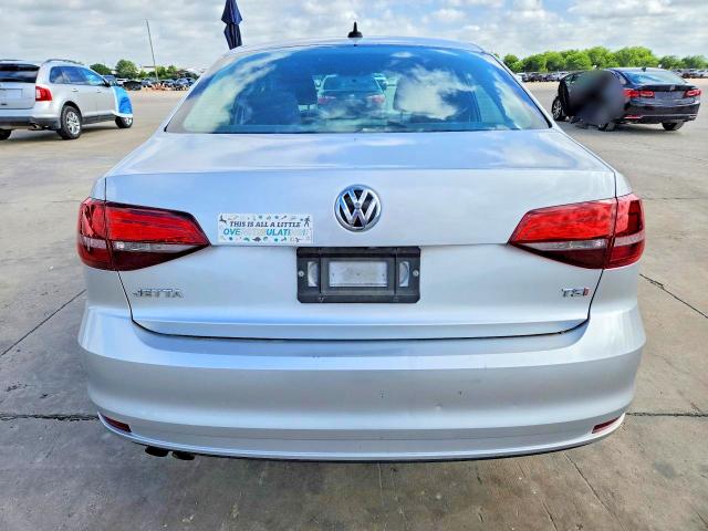 56472776 :رقم المزاد ، 3VW267AJ0GM261060 vin ، 2016 Volkswagen Jetta مزاد بيع