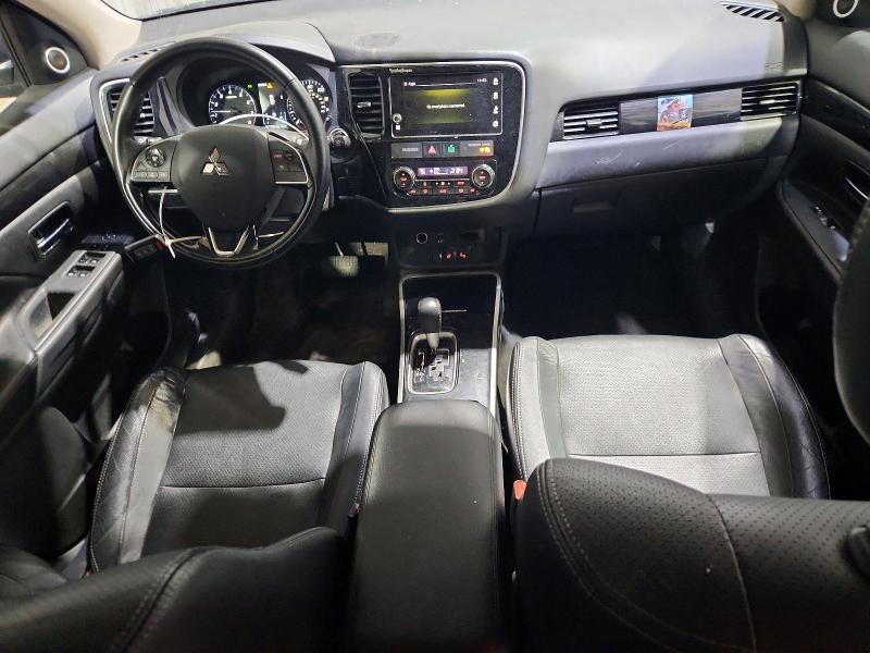 58541996 :رقم المزاد ، JA4AZ3A30JZ010894 vin ، 2018 Mitsubishi Outlander مزاد بيع