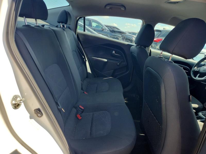 58311756 :رقم المزاد ، KNADM4A3XF6427050 vin ، 2015 Kia Rio مزاد بيع