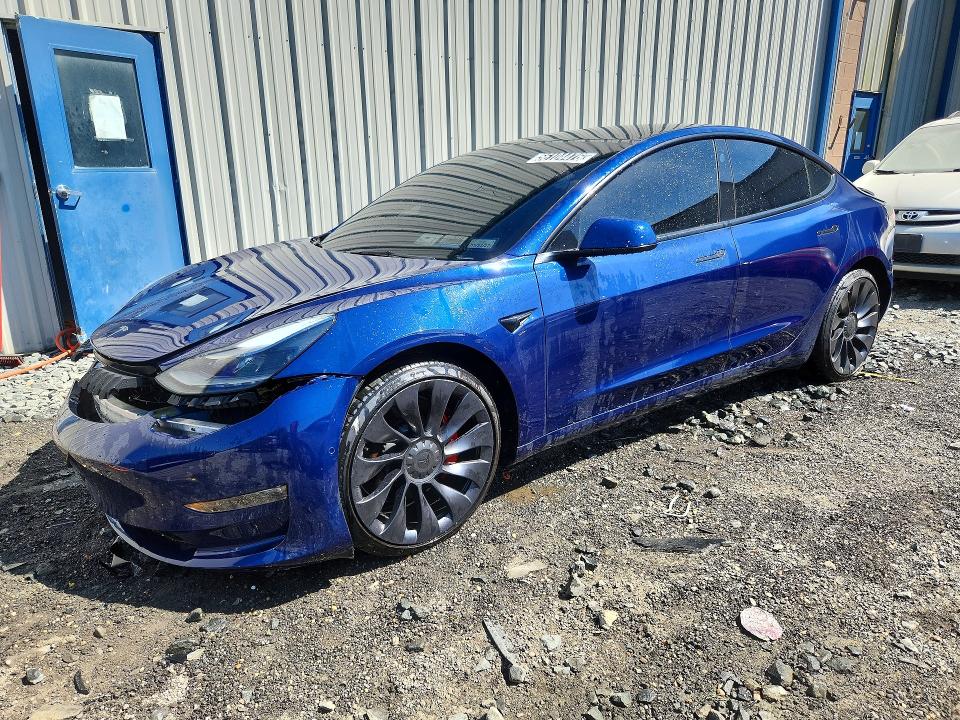 56104476 :رقم المزاد ، 5YJ3E1EC6NF321735 vin ، 2022 Tesla Model 3 مزاد بيع