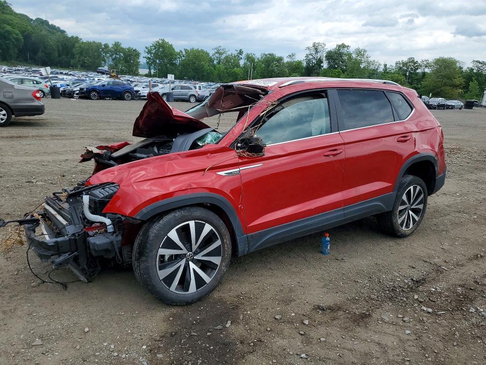 56972426 :رقم المزاد ، 3VVYX7B28NM054397 vin ، 2022 Volkswagen Taos مزاد بيع
