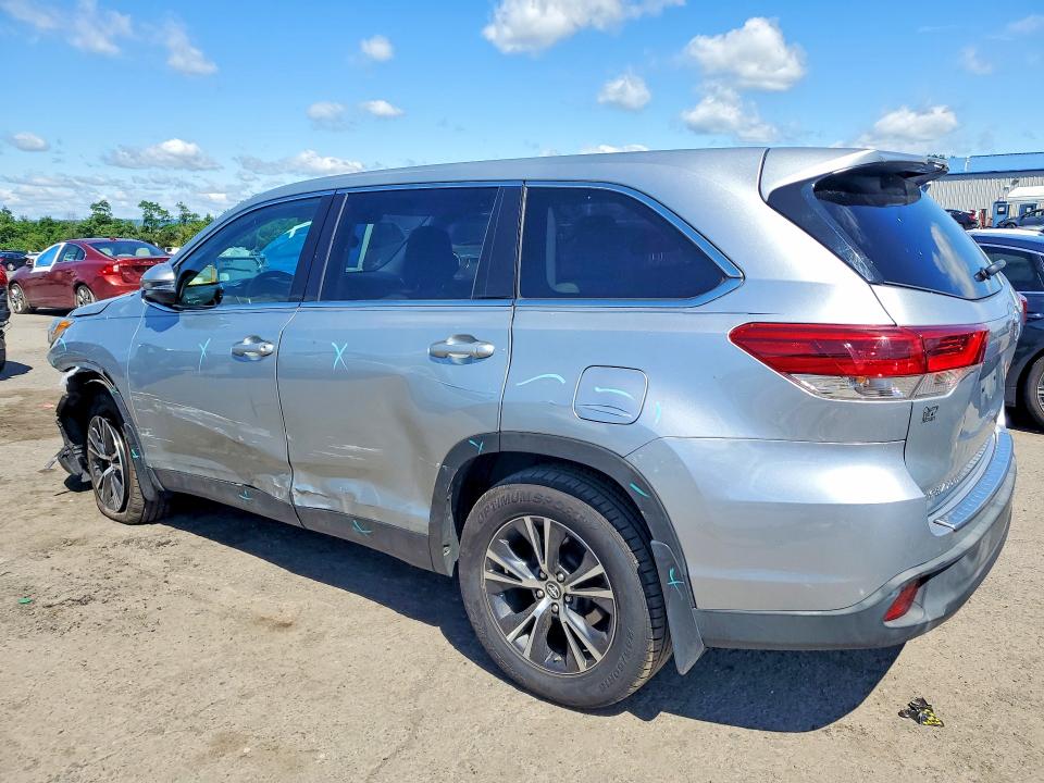 56758096 :رقم المزاد ، 5TDBZRFH5KS967901 vin ، 2019 Toyota Highlander مزاد بيع
