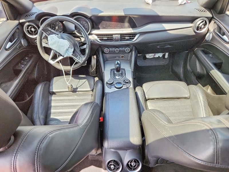 58633006 :رقم المزاد ، ZASFAKNN3J7C10647 vin ، 2018 Alfa Romeo Stelvio مزاد بيع