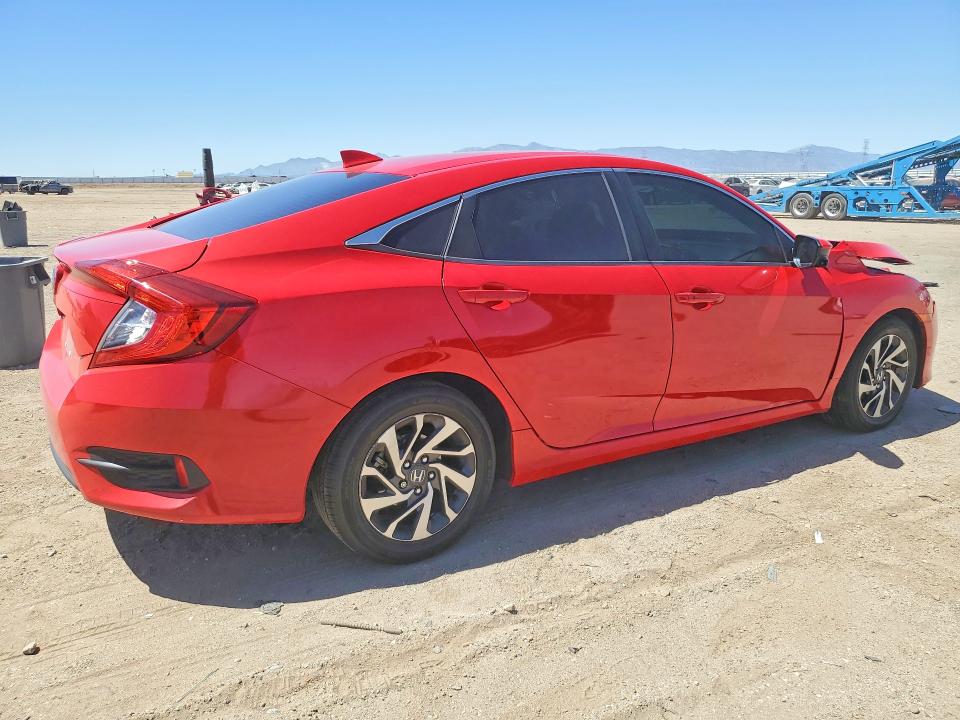 56348366 :رقم المزاد ، 2HGFC2F7XJH529777 vin ، 2018 Honda Civic مزاد بيع