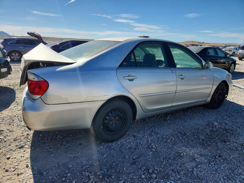 56286176 :رقم المزاد ، 4T1BE32K45U077136 vin ، 2005 Toyota Camry مزاد بيع